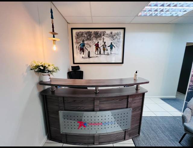 279M² OFFICE FOR SALE IN FOURWAYS